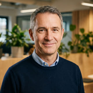 James Mitchell, Director Ejecutivo de Reservanzía